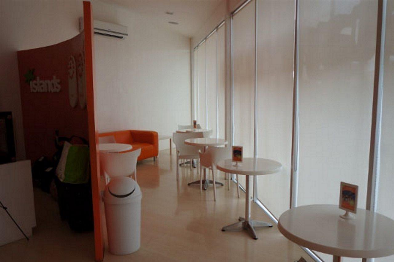 Islands Stay Hotels - Uptown Cebu Екстер'єр фото