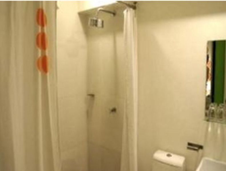 Islands Stay Hotels - Uptown Cebu Екстер'єр фото