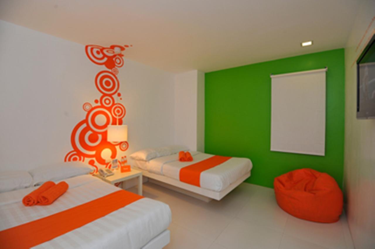 Islands Stay Hotels - Uptown Cebu Екстер'єр фото
