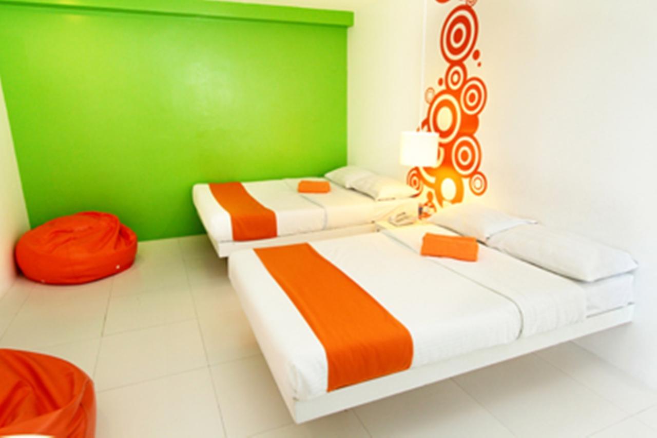 Islands Stay Hotels - Uptown Cebu Екстер'єр фото