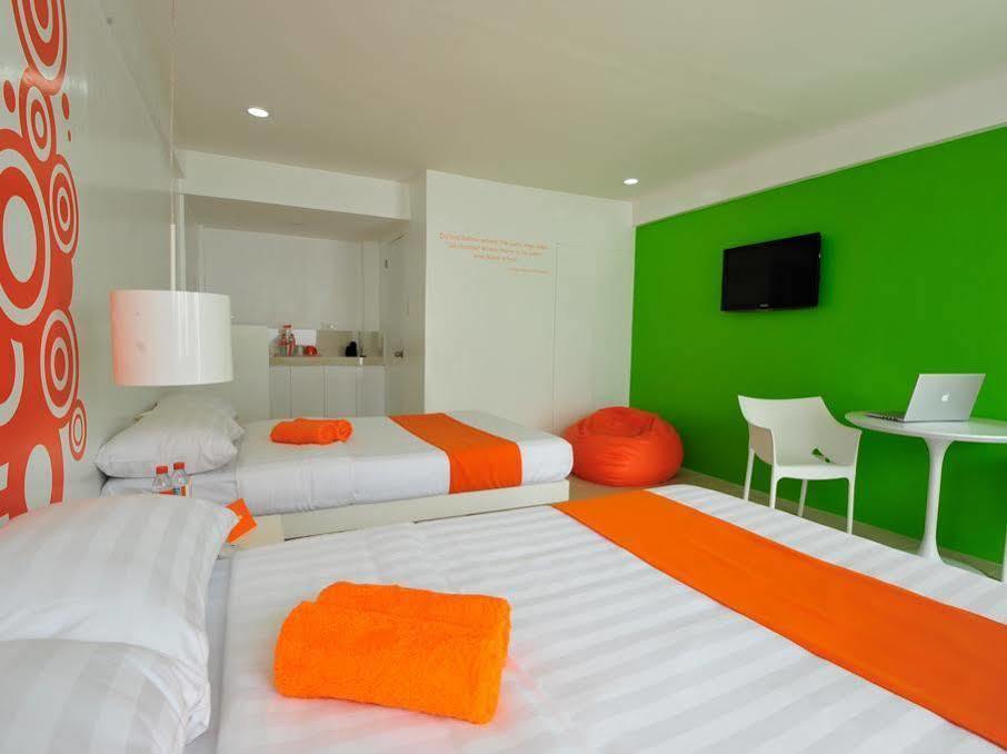 Islands Stay Hotels - Uptown Cebu Екстер'єр фото