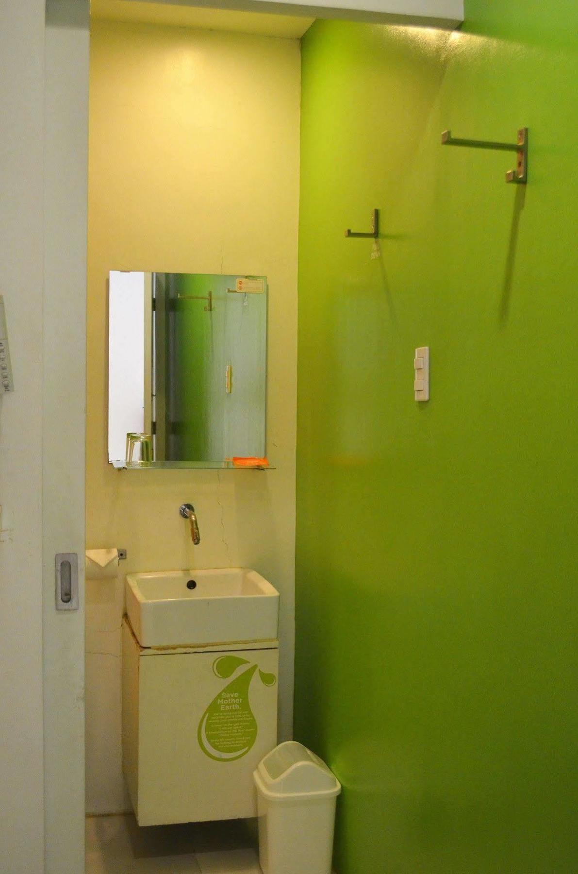 Islands Stay Hotels - Uptown Cebu Екстер'єр фото