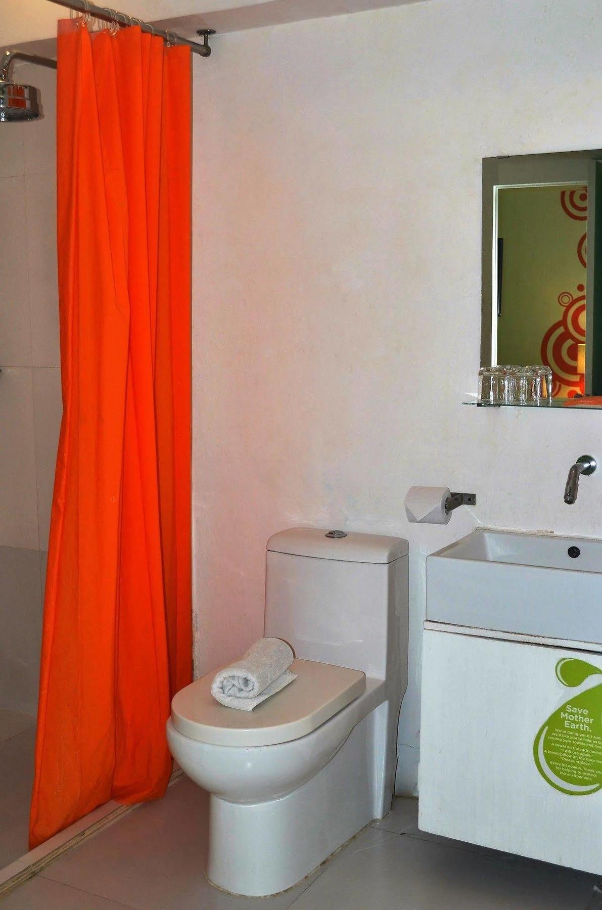 Islands Stay Hotels - Uptown Cebu Екстер'єр фото
